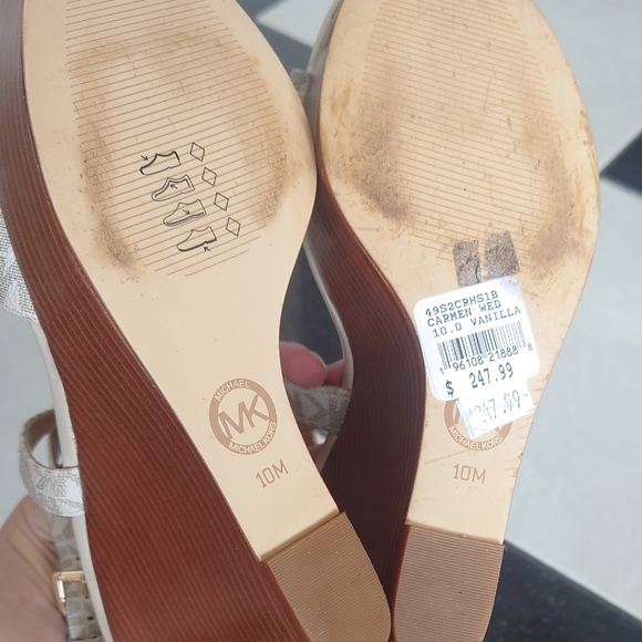 Michael Kors Carmen Wedge - Picture 6 of 10